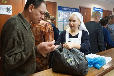 С 20 по 27 декабря в храме проходит сбор одежды и продуктов питания для помощи бездомным