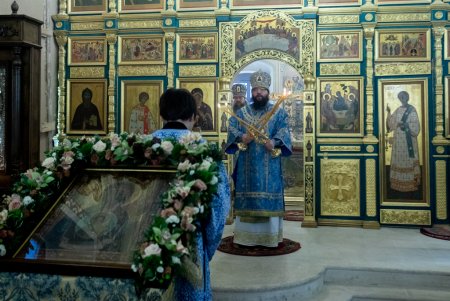 Архиепископ Егорьевский Матфей совершил богослужение в храме Живоначальной Троицы в Карачарове